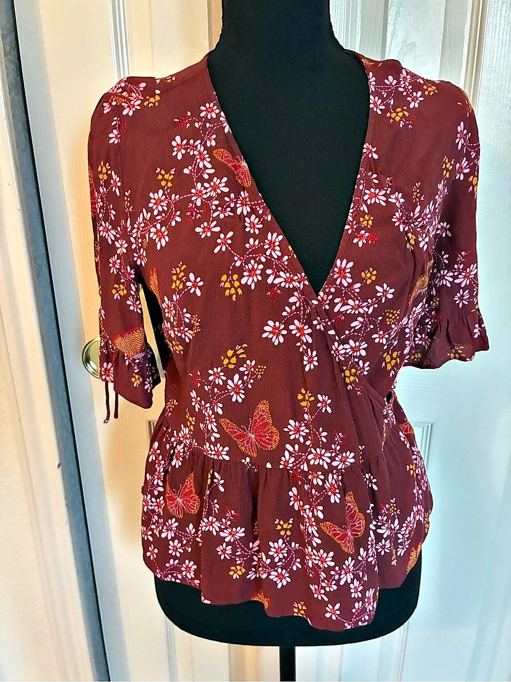 Madewell 100% Viscose Tie-Sleeve Wrap Top in Butterfly Sanctuary Blouse